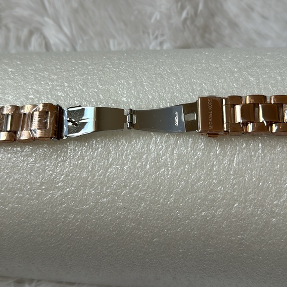 Michael Kors Apple Watch Rose Goldtone Stainless Steel & Crystal
Bracelet - Picture 13 of 15